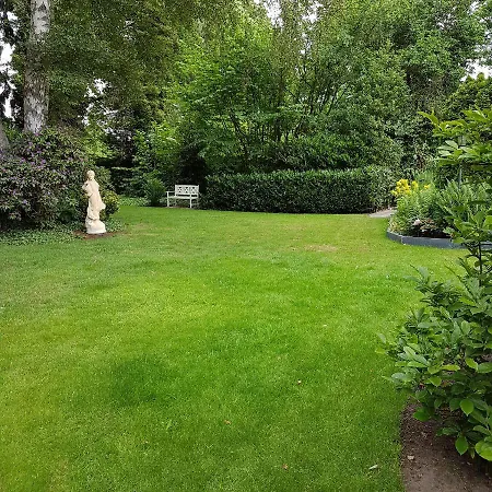 בית אירוח Mooie Tuin In