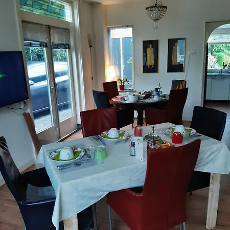 בית אירוח Mooie Tuin In Twello